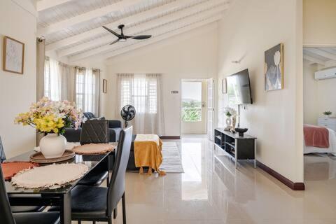 Old Harbour Bellarose At Colbeck ,Gated With Pool, Stylishly Modern 빌라 외부 사진