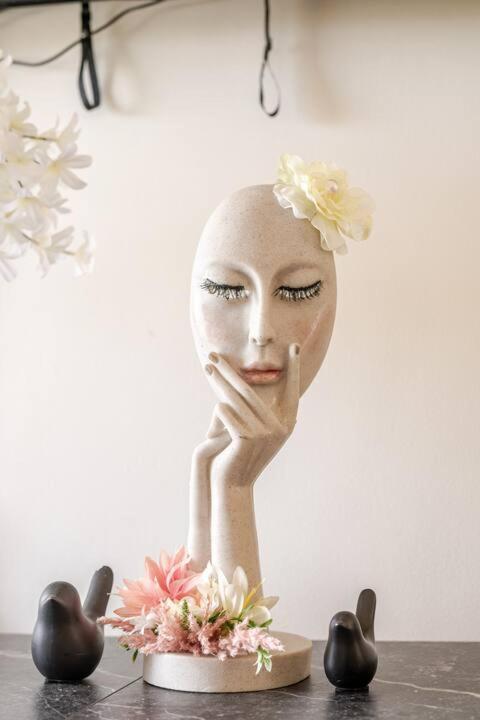 Old Harbour Bellarose At Colbeck ,Gated With Pool, Stylishly Modern 빌라 외부 사진