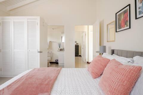 Old Harbour Bellarose At Colbeck ,Gated With Pool, Stylishly Modern 빌라 외부 사진