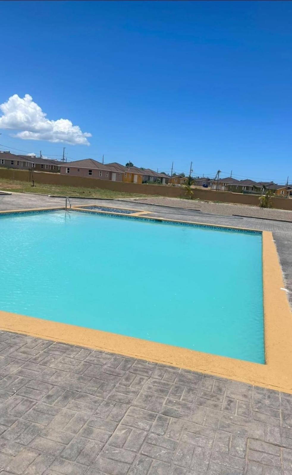 Old Harbour Bellarose At Colbeck ,Gated With Pool, Stylishly Modern 빌라 외부 사진